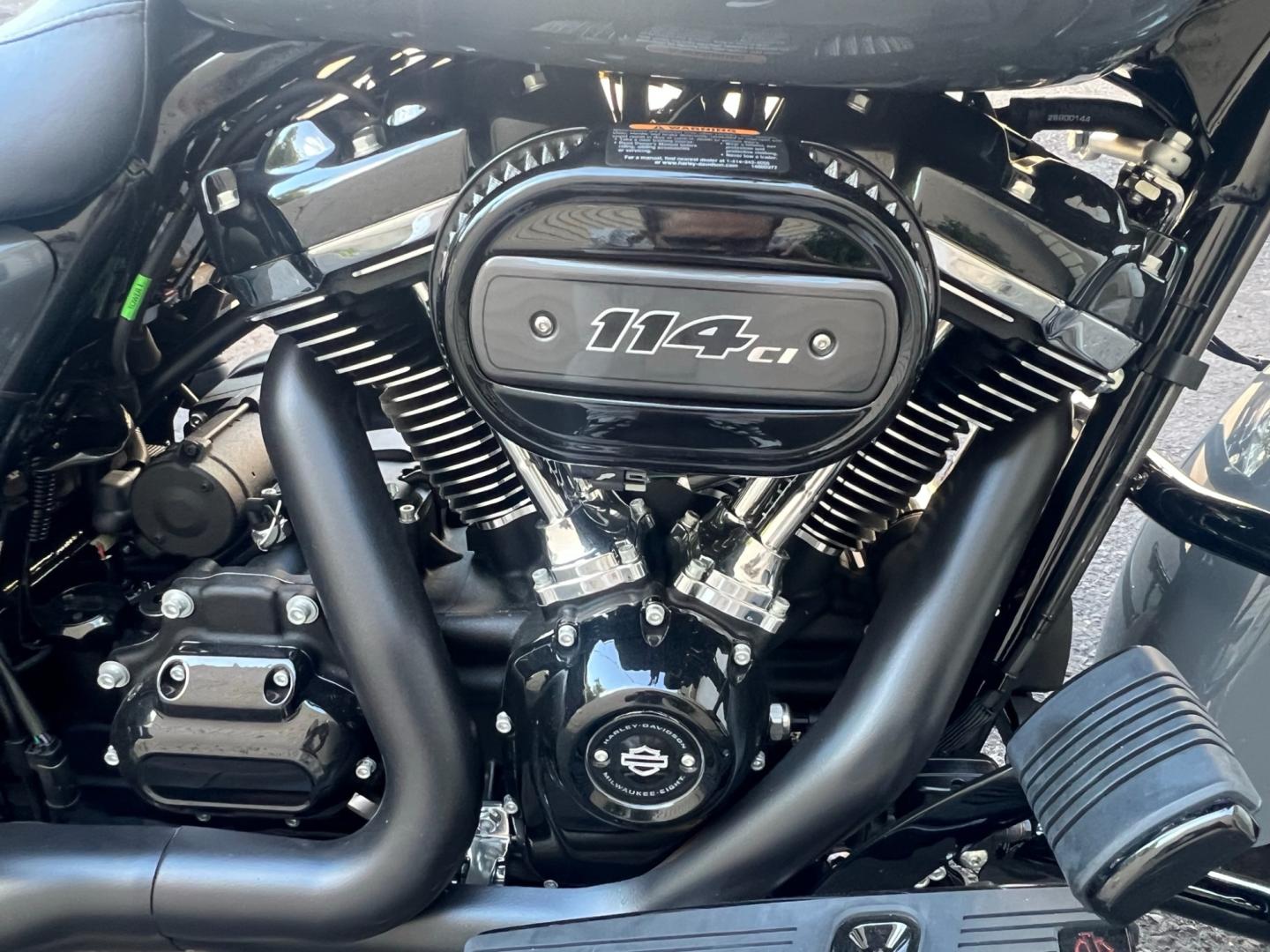 2022 GRAY Harley-Davidson FLHXS - (1HD1KRP18NB) , located at 1018 Brunswick Ave, Trenton, NJ, 08638, (609) 989-0900, 40.240086, -74.748085 - Photo#9